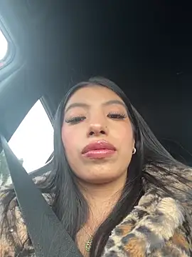 Snapshot of Tiffany_Low chatting on 26, 5, 2026 Tiffany Low online show from 26, 5, 2026