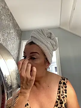 Snapshot of PoppyPrincessxox chatting on 2, 10, 2025 PoppyPrincessxox online show from 2, 10, 2025