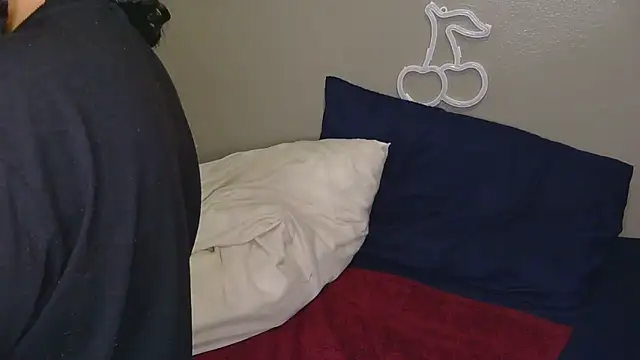 Snapshot of Serafynn chatting on 6, 11, 2025 Serafynn online show from 6, 11, 2025