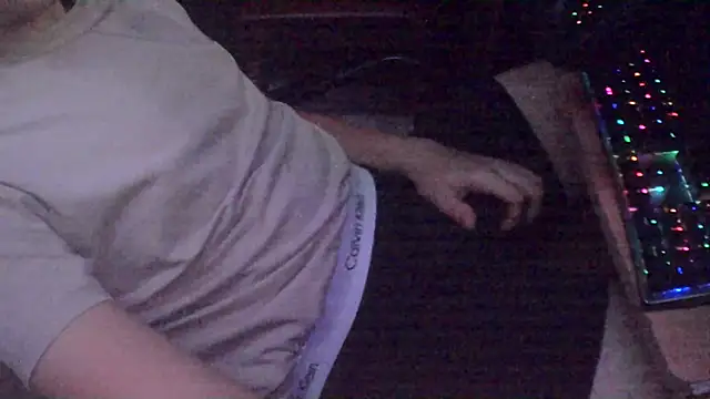 Snapshot of xderox318 chatting on 15, 11, 2025 xderox318 online show from 15, 11, 2025