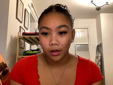 MissCherryyxox online show from 3, 10, 2025