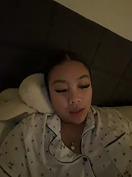 Snapshot of MissCherryyxox chatting on 4, 11, 2025 MissCherryyxox online show from 4, 11, 2025