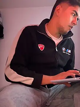 Snapshot of tomy_hot20 chatting on 22, 9, 2025 tomy hot20 online show from 22, 9, 2025