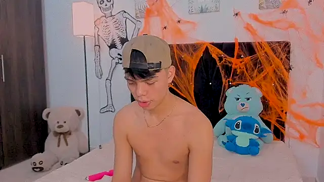 Zacktorres  online show from 22, 10, 2025