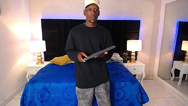 SkylerBigxxx online show from 16, 4, 2026