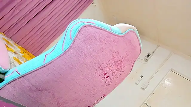 CraveMyCurves online show from 3, 3, 2026