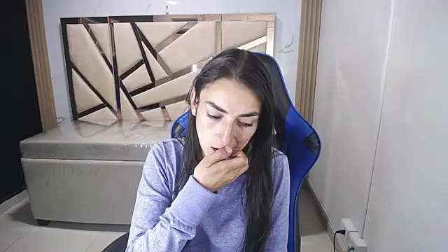 Maily a  online show from 30, 11, 2025