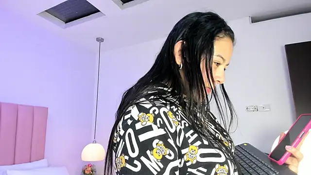 Amy Ferreira online show from 24, 10, 2025