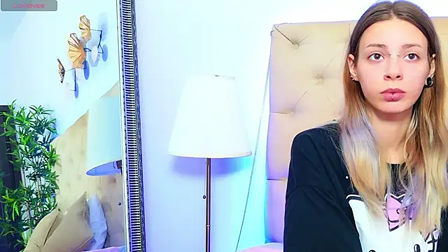 CoraVex online show from 18, 9, 2025