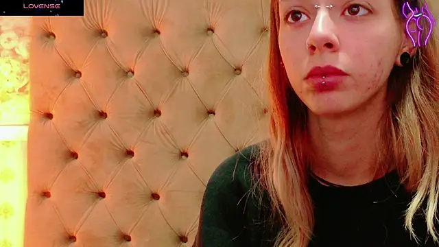 CoraVex online show from 17, 10, 2025