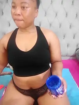 Snapshot of massive_booty25 chatting on 24, 11, 2025 massive booty25 online show from 24, 11, 2025