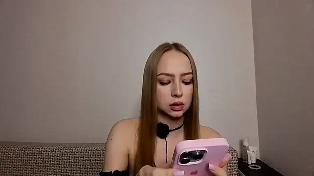 Snapshot of MissOyee chatting on 20, 9, 2025 MissOyee online show from 20, 9, 2025