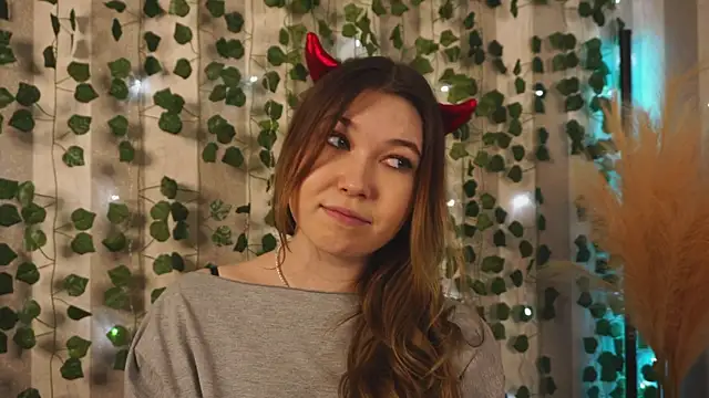 Snapshot of cheeky_cherry_juice chatting on 1, 11, 2025 cheeky cherry juice online show from 1, 11, 2025