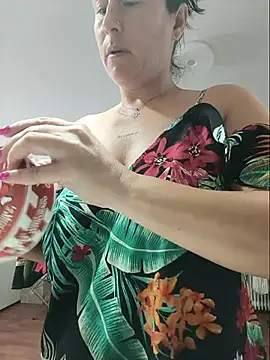 Snapshot of bichota85 chatting on 1, 8, 2026 bichota85 online show from 1, 8, 2026