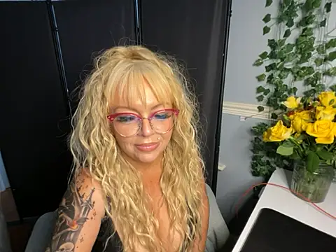 BonnyDesire online show from 14, 4, 2026