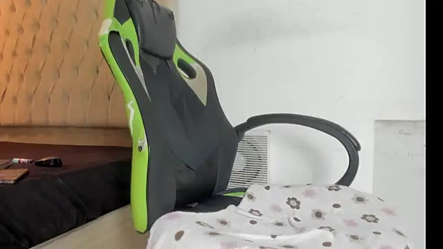 Snapshot of Naomis_35 chatting on 11, 2, 2026 Naomis 35 online show from 11, 2, 2026