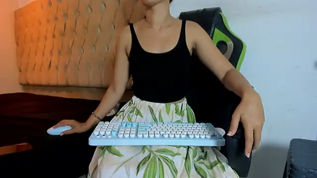 Snapshot of Naomis_35 chatting on 21, 2, 2026 Naomis 35 online show from 21, 2, 2026