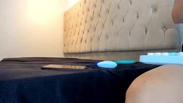 Snapshot of Naomis_35 chatting on 23, 2, 2026 Naomis 35 online show from 23, 2, 2026