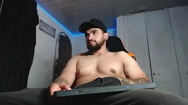 Snapshot of Chrys_harris77 chatting on 8, 10, 2025 Chrys harris77 online show from 8, 10, 2025