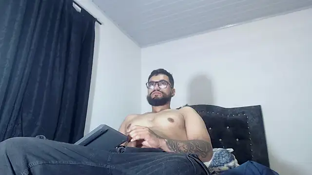 Snapshot of Chrys_harris77 chatting on 9, 3, 2026 Chrys harris77 online show from 9, 3, 2026