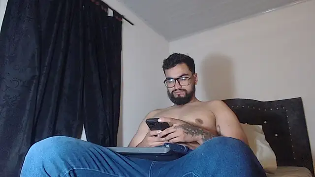 Snapshot of Chrys_harris77 chatting on 8, 4, 2026 Chrys harris77 online show from 8, 4, 2026