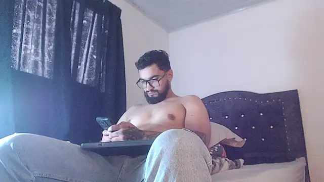 Snapshot of Chrys_harris77 chatting on 10, 4, 2026 Chrys harris77 online show from 10, 4, 2026