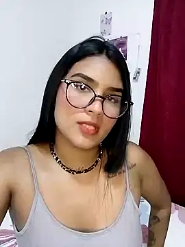 Renata Zoe online show from 5, 10, 2025