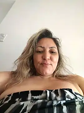 Lunita86 online show from 9, 2, 2026