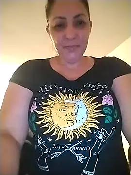 Lunita86 online show from 4, 4, 2026