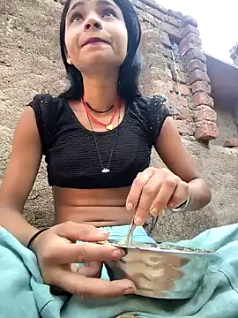 Snapshot of R_Roshni chatting on 5, 4, 2026 R Roshni online show from 5, 4, 2026