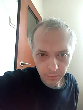 szajbusek41 online show from 3, 2, 2026