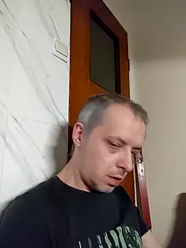 szajbusek41 online show from 6, 2, 2026