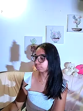 Suzanelee1 online show from 29, 9, 2025