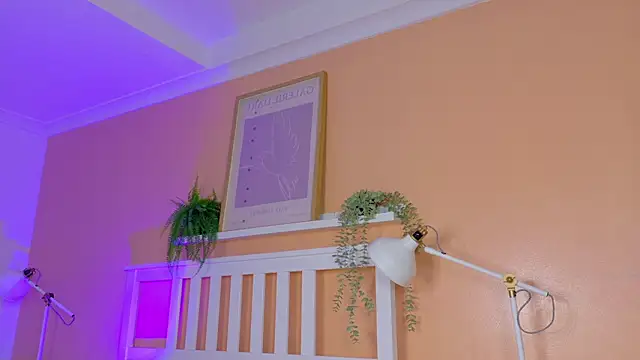 KeendraFox  online show from 8, 4, 2026