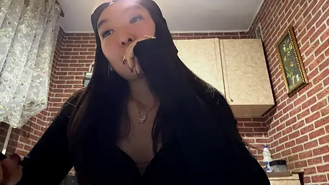 Snapshot of EmmaLeexth chatting on 25, 9, 2025 EmmaLeexth online show from 25, 9, 2025