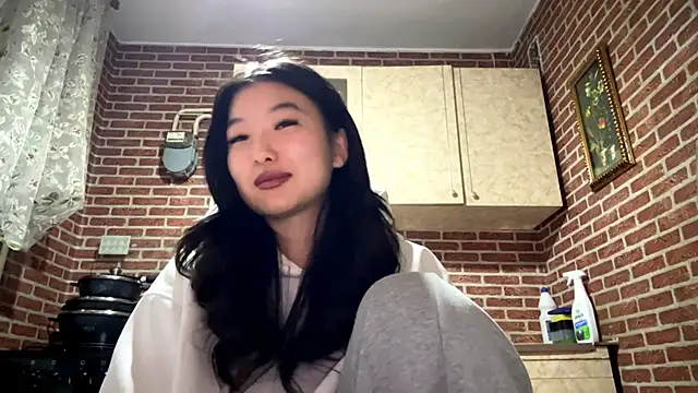 EmmaLeexth online show from 9, 2, 2026