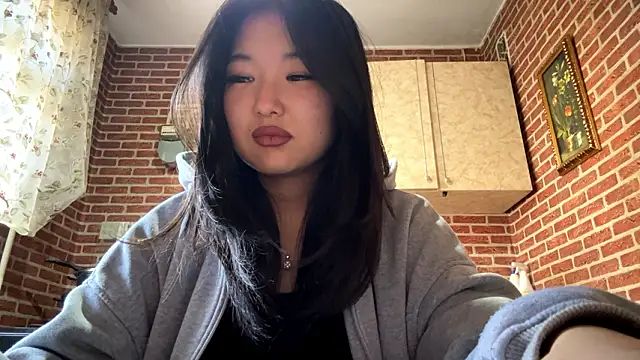 EmmaLeexth online show from 25, 3, 2026