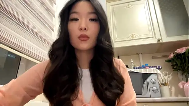 EmmaLeexth online show from 29, 4, 2026