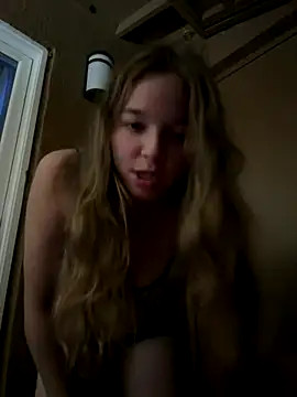 Snapshot of blondefun3818 chatting on 20, 10, 2025 blondefun3818 online show from 20, 10, 2025