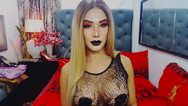 Snapshot of misstresbigcockXXp chatting on 17, 10, 2025 misstresbigcockXXp online show from 17, 10, 2025
