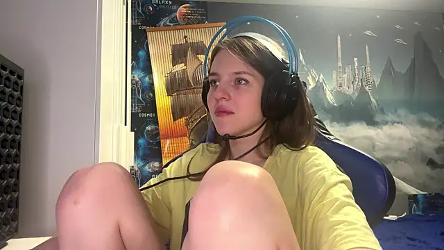 Elira Breeze online show from 1, 3, 2026