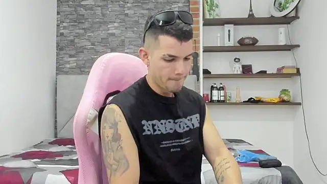 BooyHott  online show from 14, 2, 2026