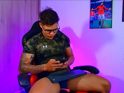 Snapshot of evan_greey chatting on 8, 10, 2025 evan greey online show from 8, 10, 2025