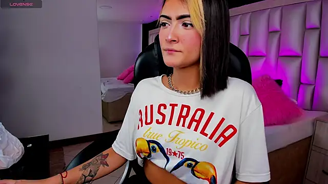 LuisaJonnes  online show from 12, 11, 2025