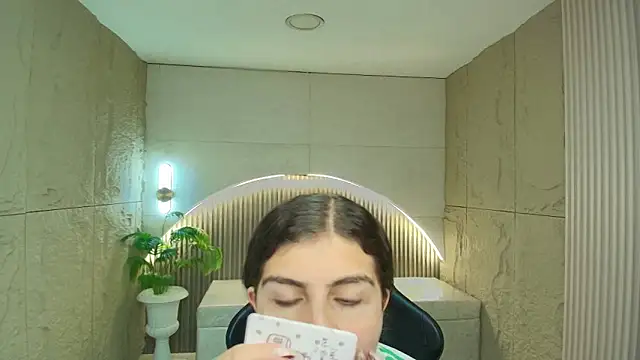 dany r  online show from 9, 4, 2026