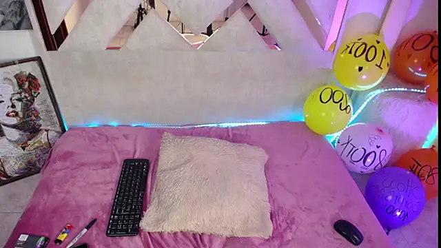 ladymooncs online show from 14, 7, 2026