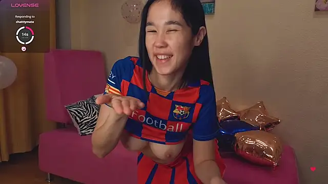 Reina  chan online show from 1, 2, 2026