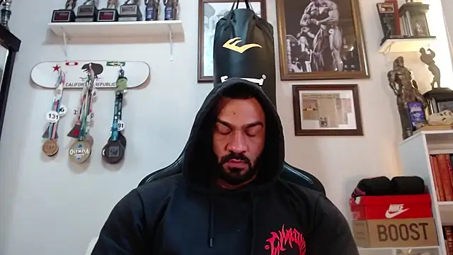 henryhadesflirt online show from 8, 4, 2026