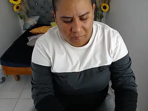 hotlesby valery online show from 6, 4, 2026