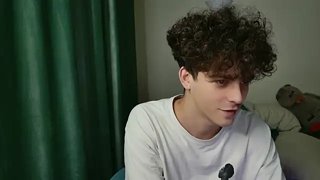 Snapshot of dreamgonetan chatting on 23, 9, 2025 dreamgonetan online show from 23, 9, 2025